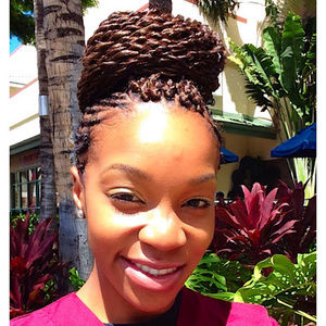 Meet your Posher, Courtney